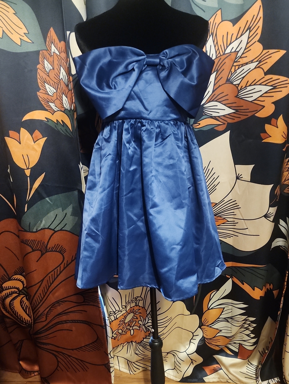 Strapless Satin Bow Cocktail Dress in Royal Blue